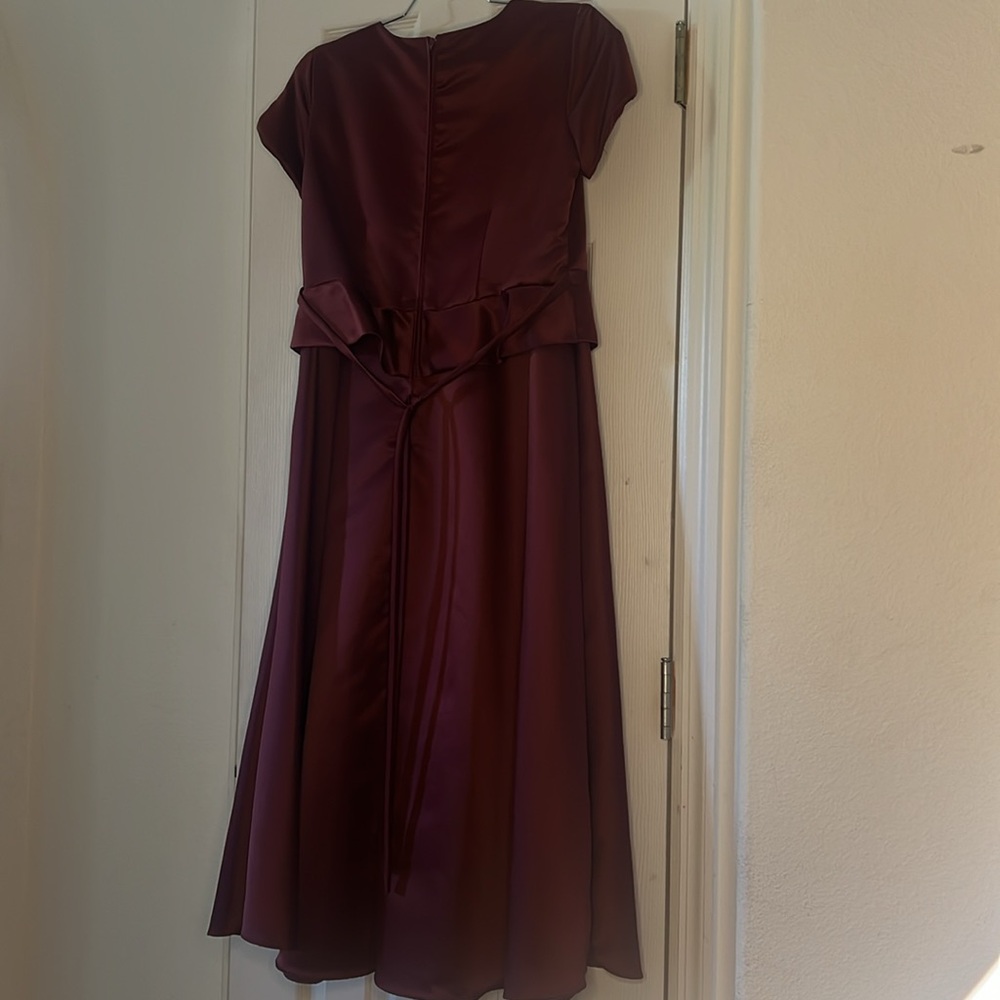 EUC JUNIOR FORMAL DRESS - Picture 2 of 2